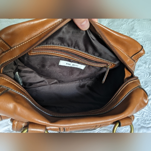 New Nine West one compartment satchel - Picture 3 of 5